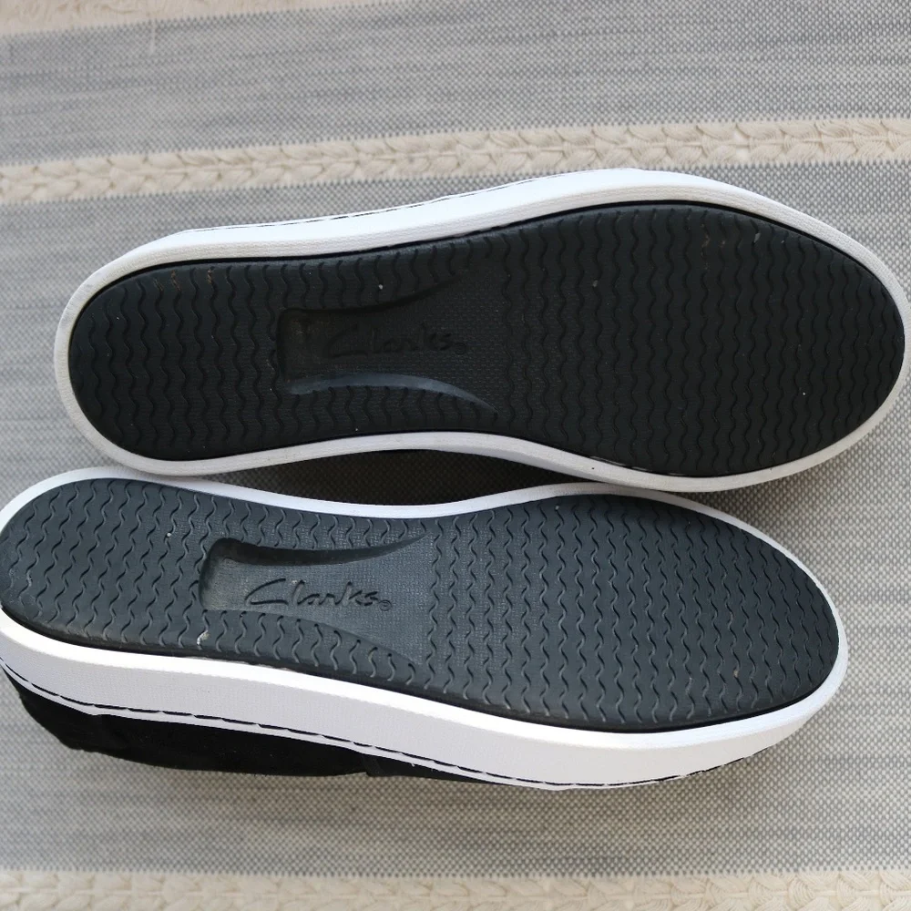Women's Clarks Slip On Sneakers - Picture 10 of 10